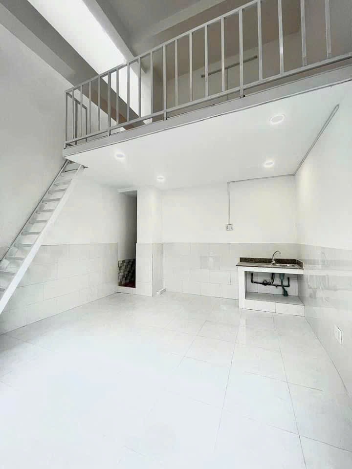 🔑🏢 PHÒNG TRỌ CÓ GÁC LỬNG CAO 2M - P. PHÓ ĐỨC CHÍNH BÌNH THẠNH - NGAY CHỢ BÀ CHIỂU!