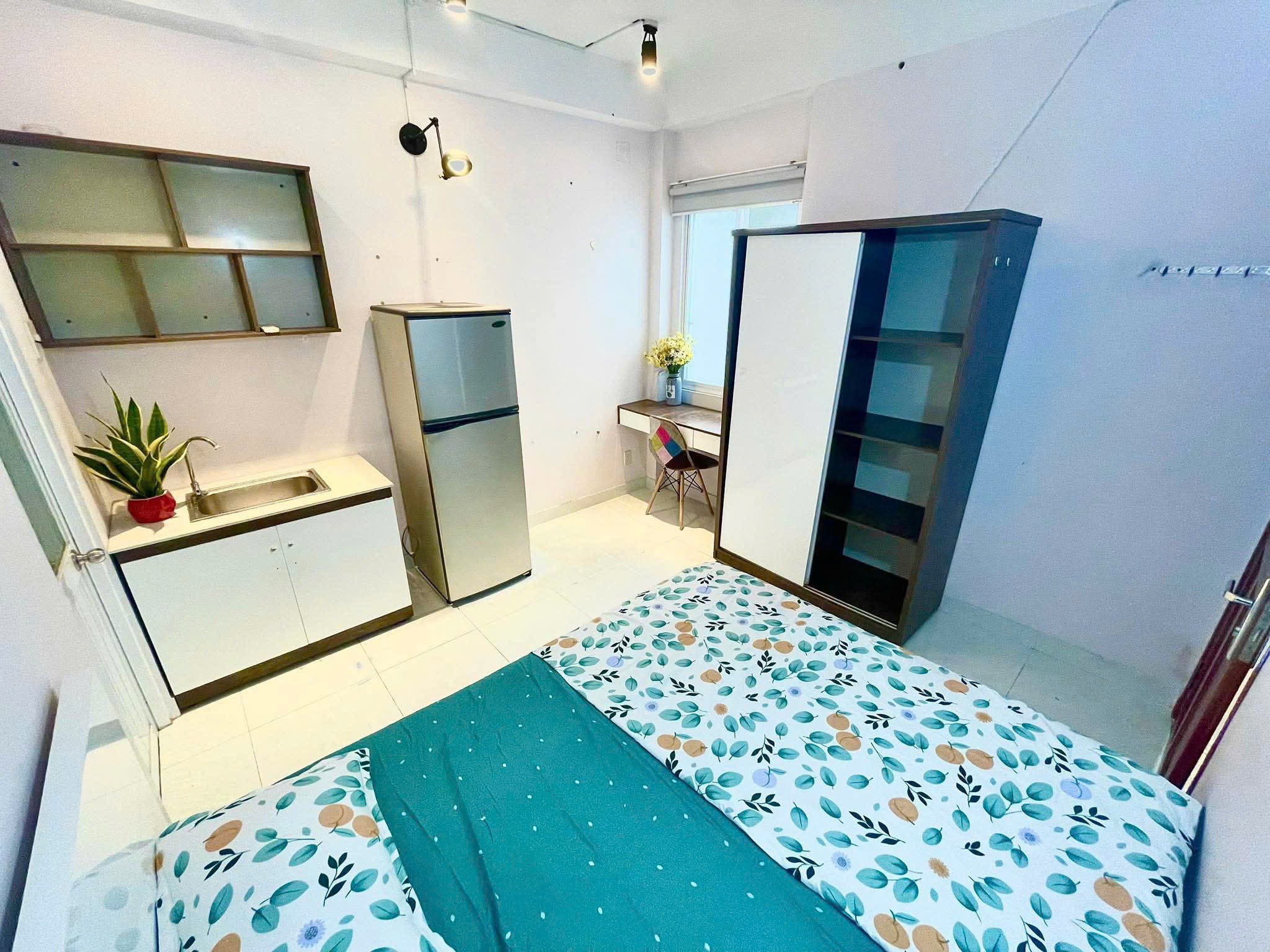 🏢🔑 BÌNH THẠNH: 4.7TR/THÁNG | Phòng Cửa Sổ Mới - P.Phó Đức Chính, Ngay Chợ Bà Chiểu. Tiện ích: Có Thang Máy, Hầm Xe.