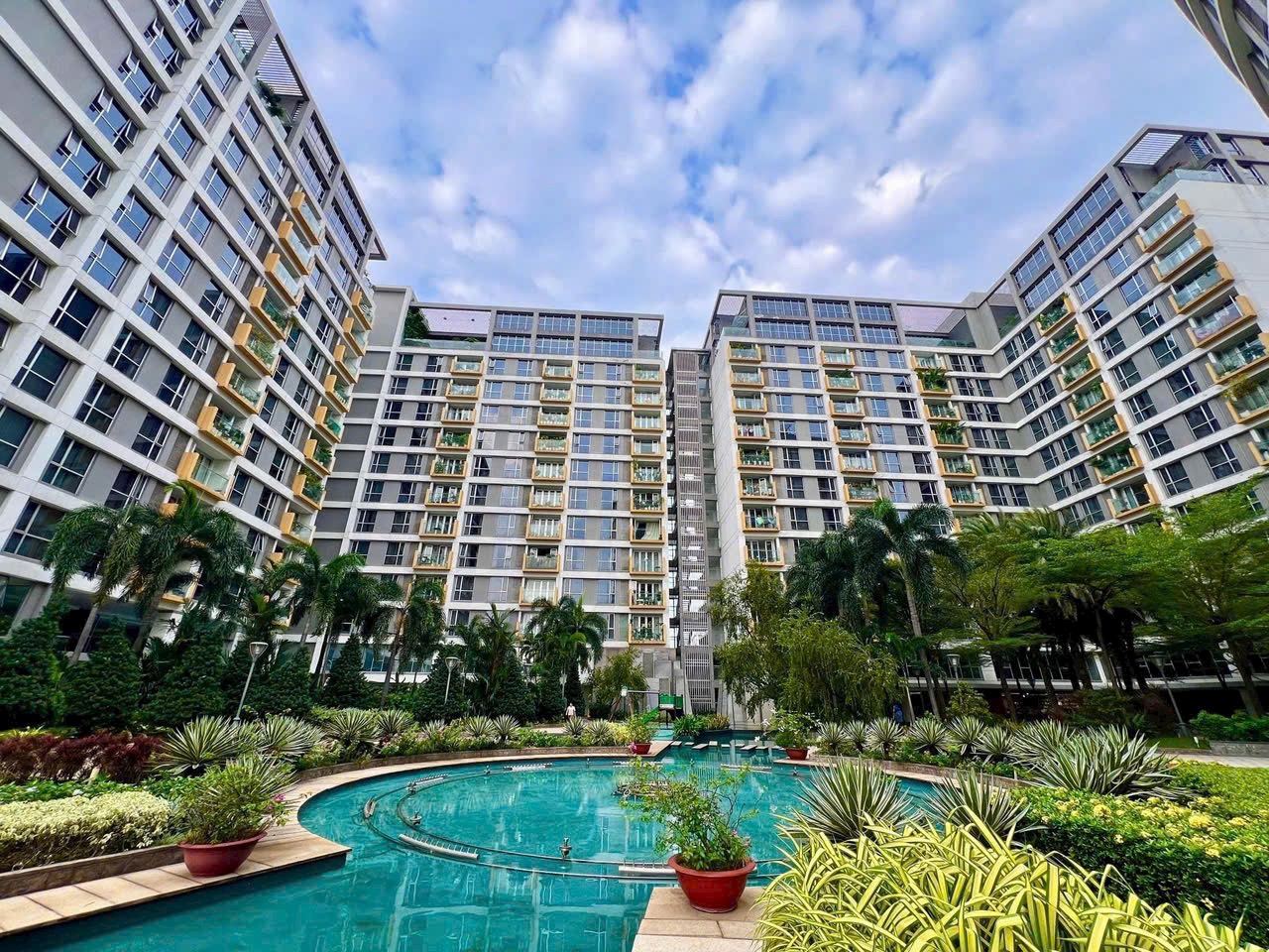 🏢🔑 🏡Cho thuê căn hộ Sài Gòn Airport Plaza -TẶNG SUẤT ĐỂ XE OTO | Căn 2PN/3PN Lớn, Nội Thất Cao Cấp. Khu Bạch Đằng, Tân Bình.