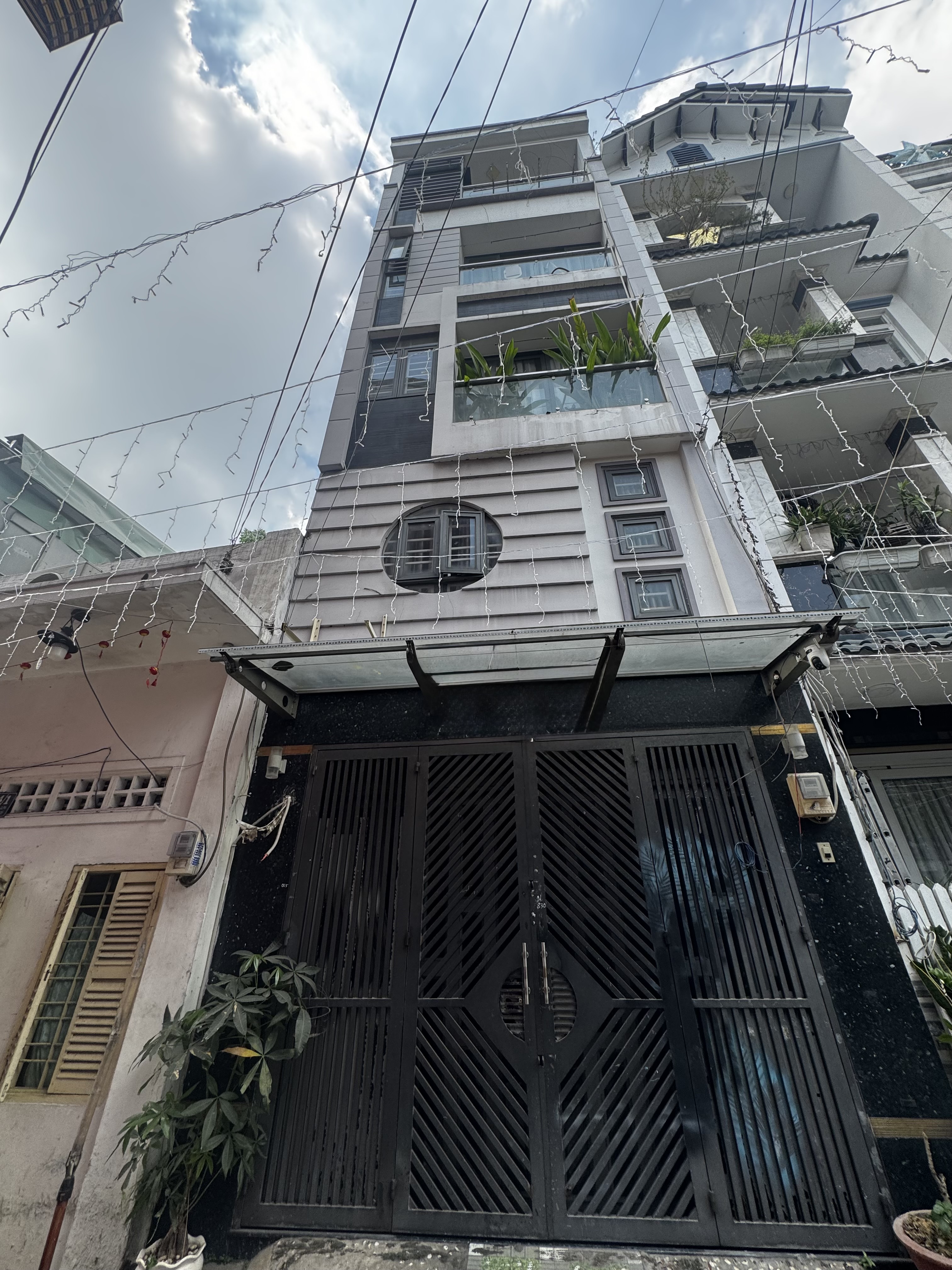 🏢🔑 PHÚ NHUẬN - TRƯỜNG SA: 36M² (4.1X9M), 5 TẦNG BTCT, Ô TÔ VÀO NHÀ - GIÁ 9.4 TỶ TL!