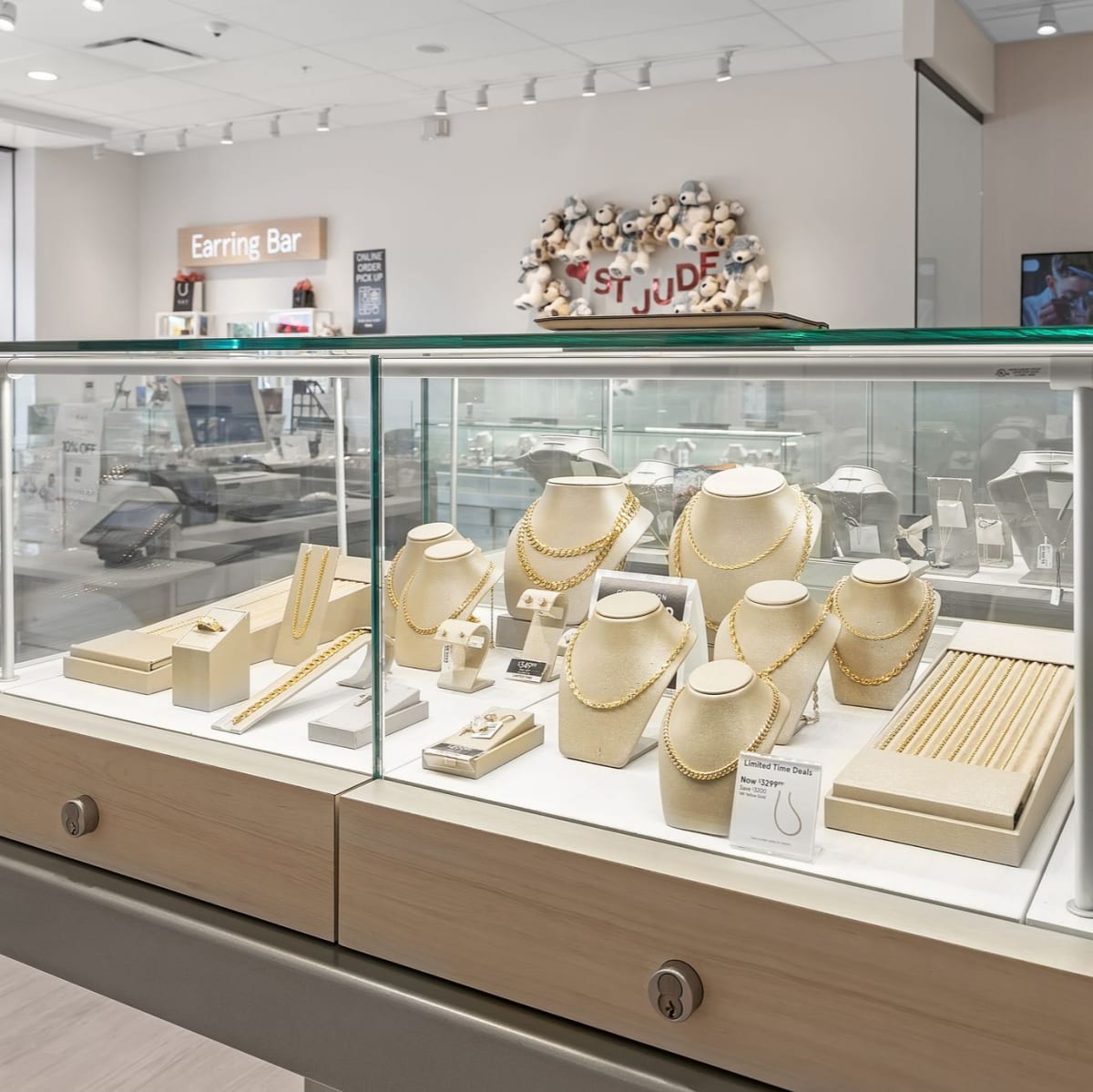 location image 1601 North Clinton St, 200