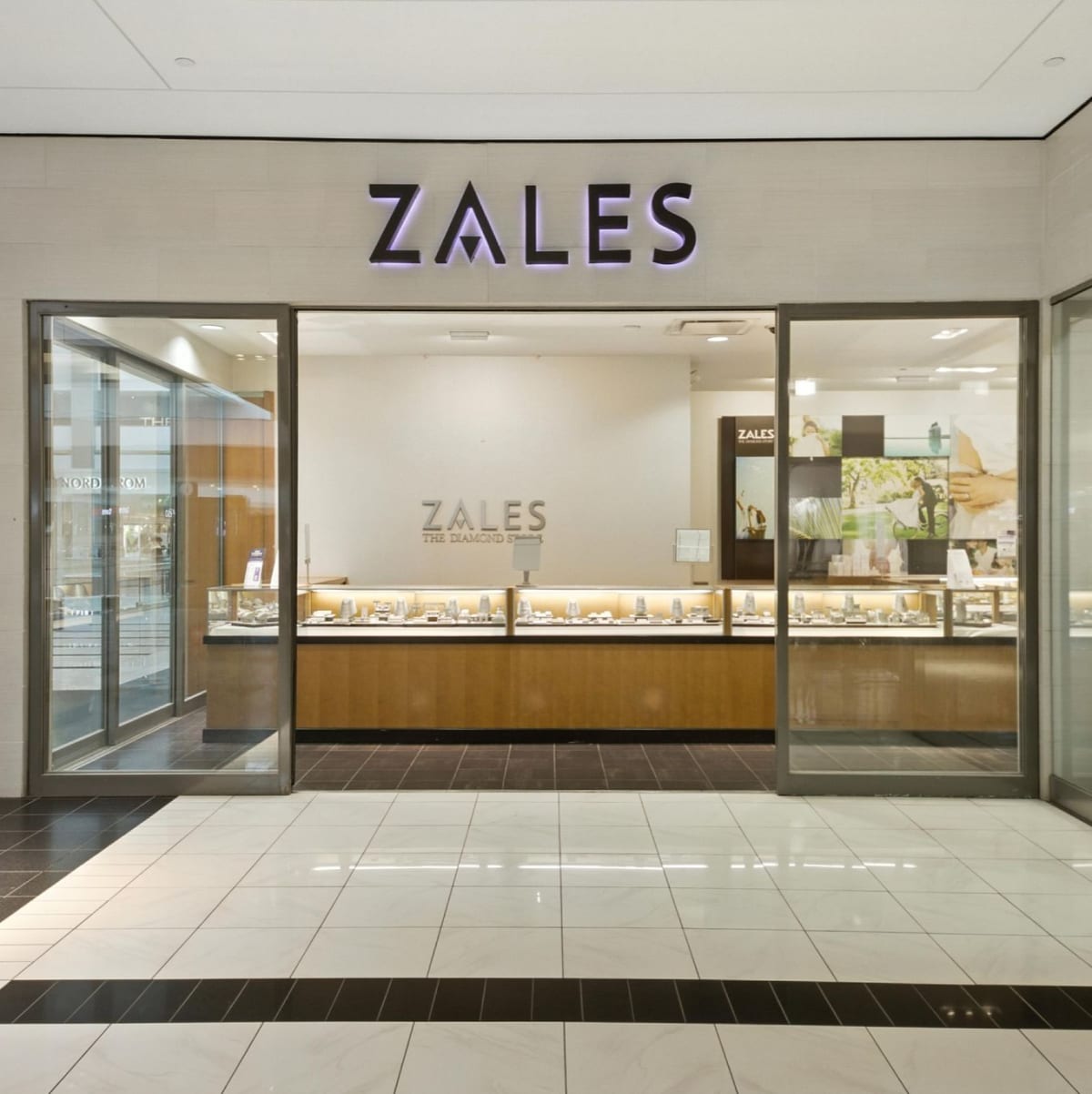 location image 5085 Westheimer Rd., B3756