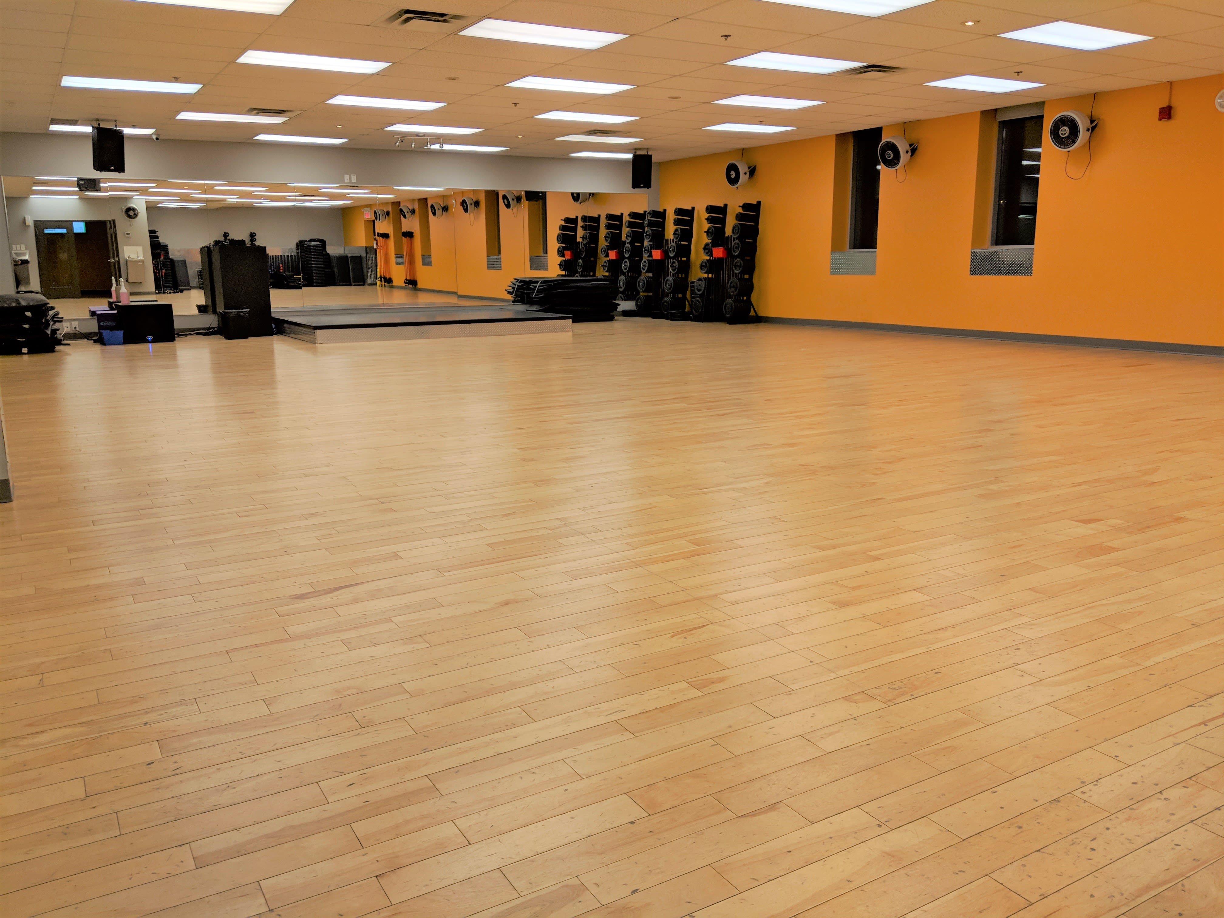 Éconofitness Extra Laval Vimont Find a Gym Éconofitness