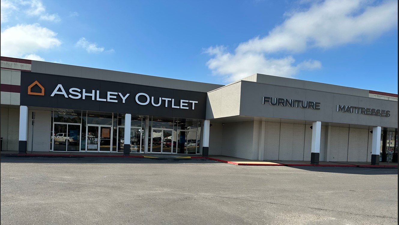 City Thrift leases closed Rooms To Go Outlet in Orange Park