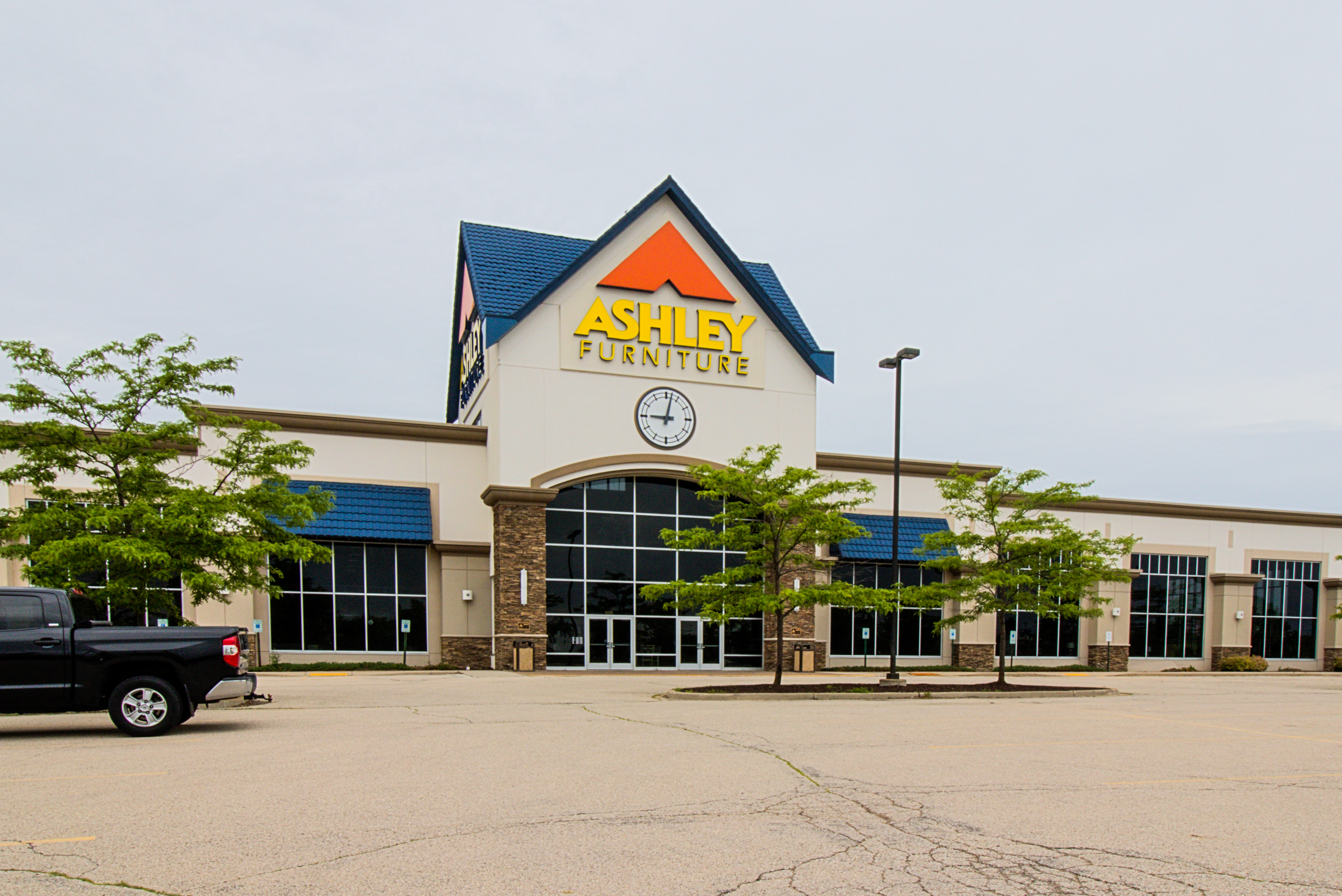 Find ashley furniture store outlet