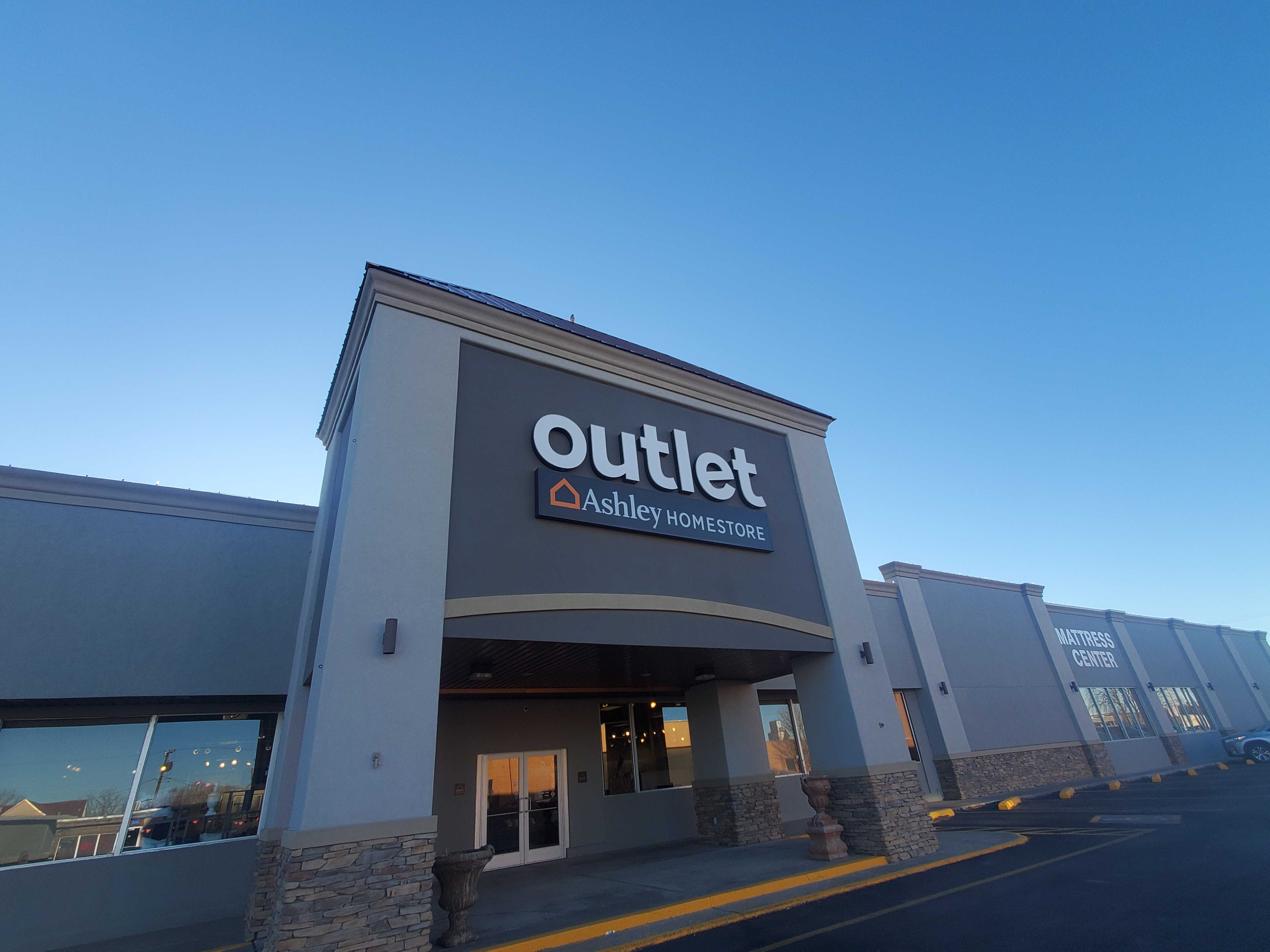 The outlet 2024 mattress center