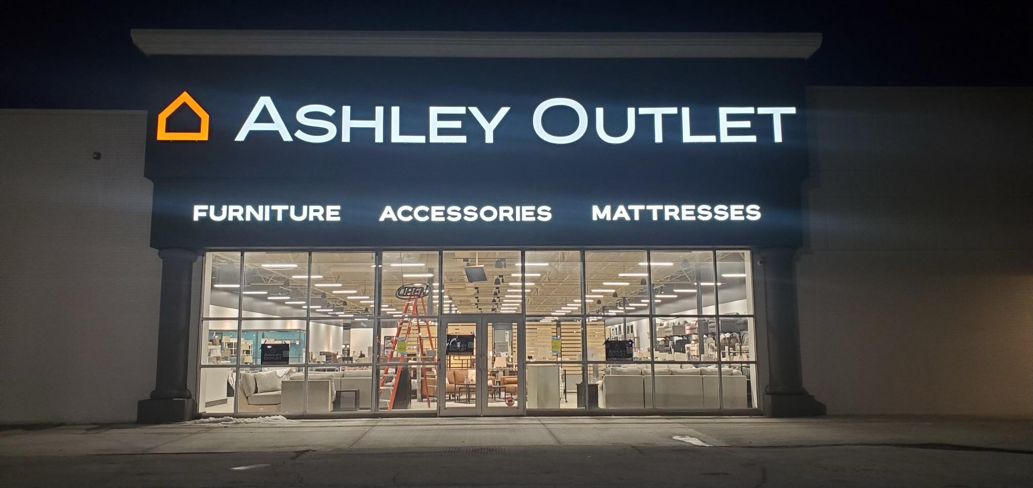 Ashley Furniture Roscoe Village atelieryuwa.ciao.jp