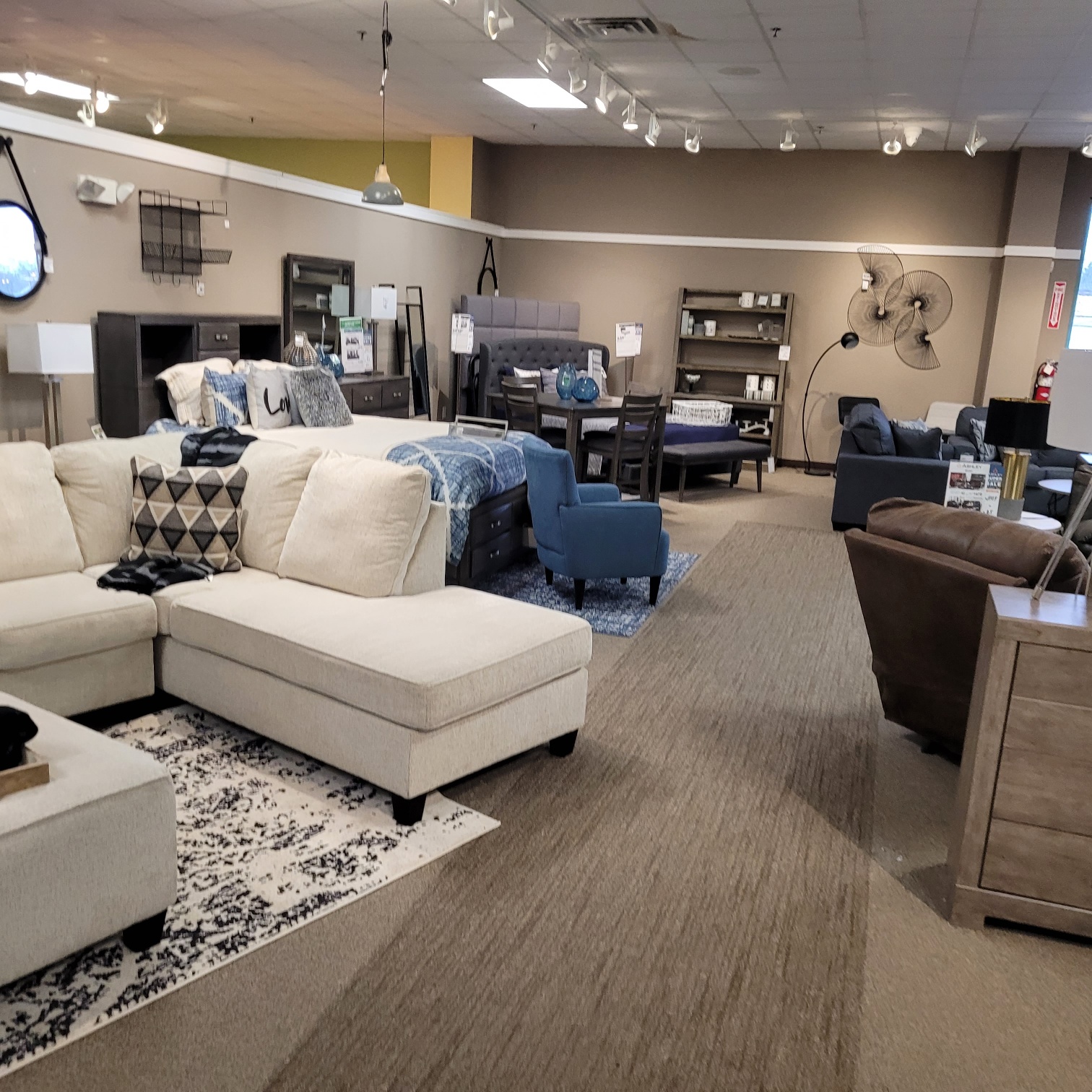 Ashley furniture outlet tilton road