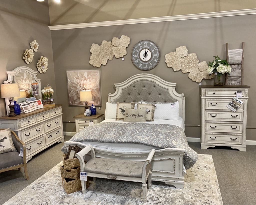 Furniture Shop in Appleton, WI Ashley Store