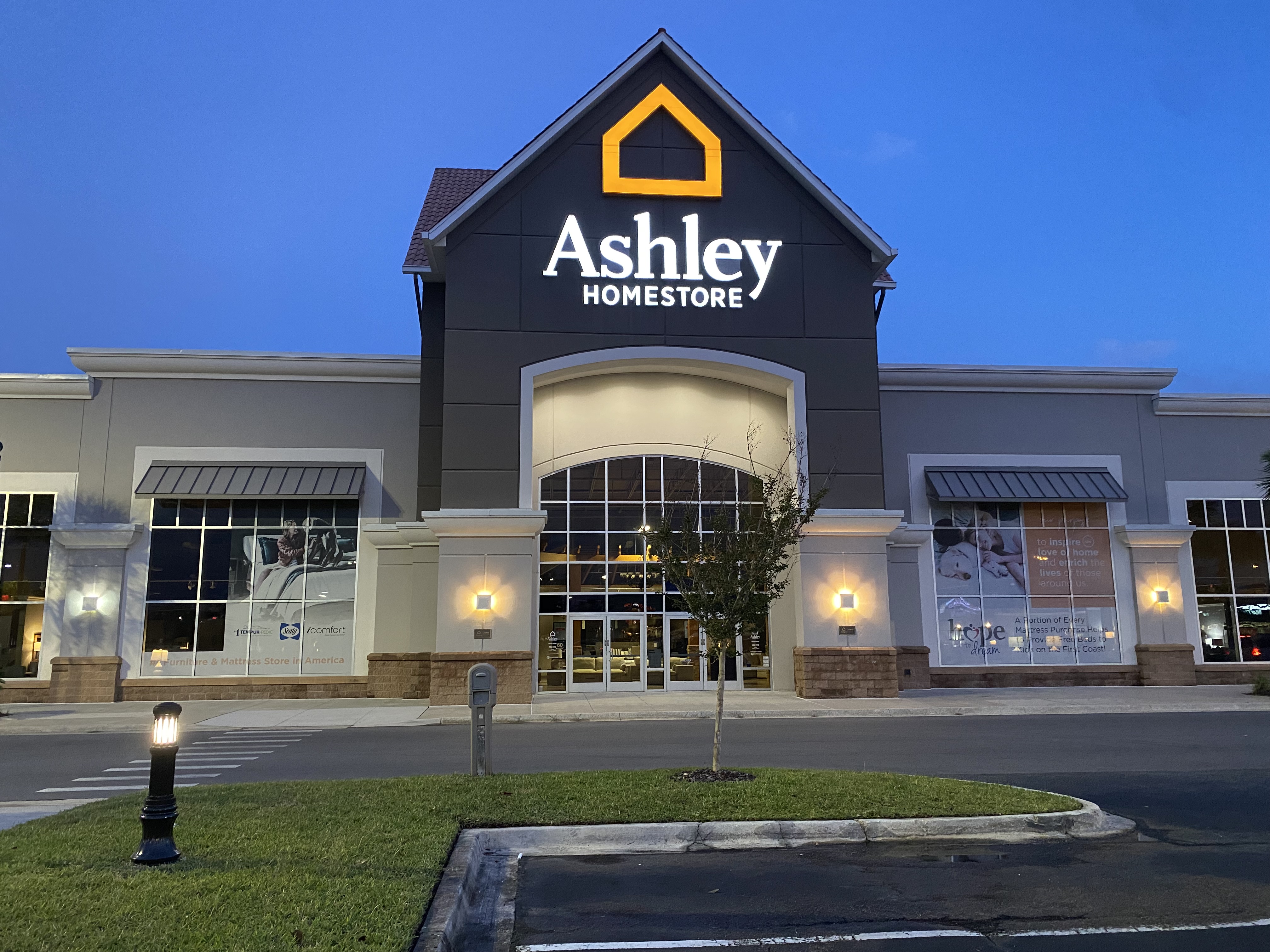 Ashley furniture st johns shop town center