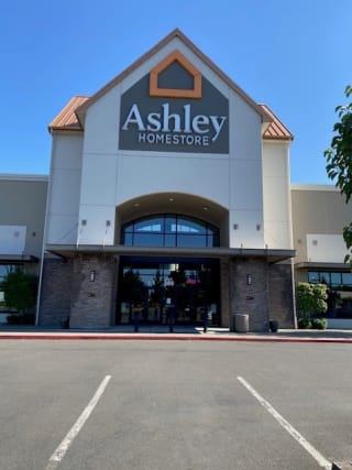 Furniture Shopping: Ashley Homestore VS Rooms to Go 