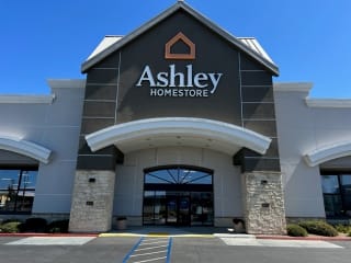 Furniture Shopping: Ashley Homestore VS Rooms to Go 