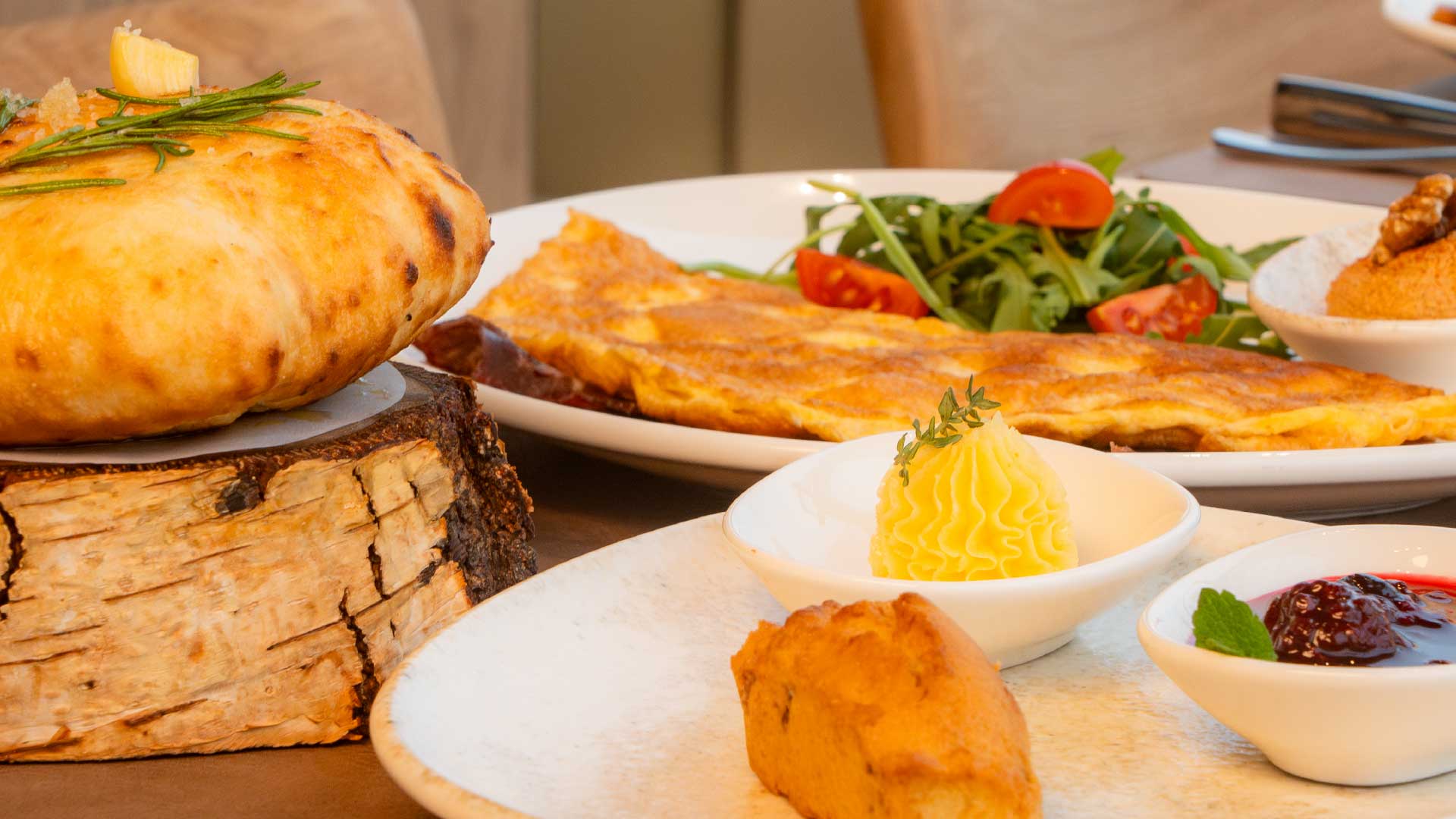 Business Breakfast Sarajevo Poslovni doručak u La Delicia Galeriji