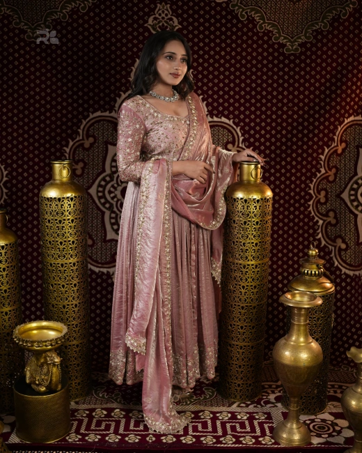 Gulnaar - embroidery detail