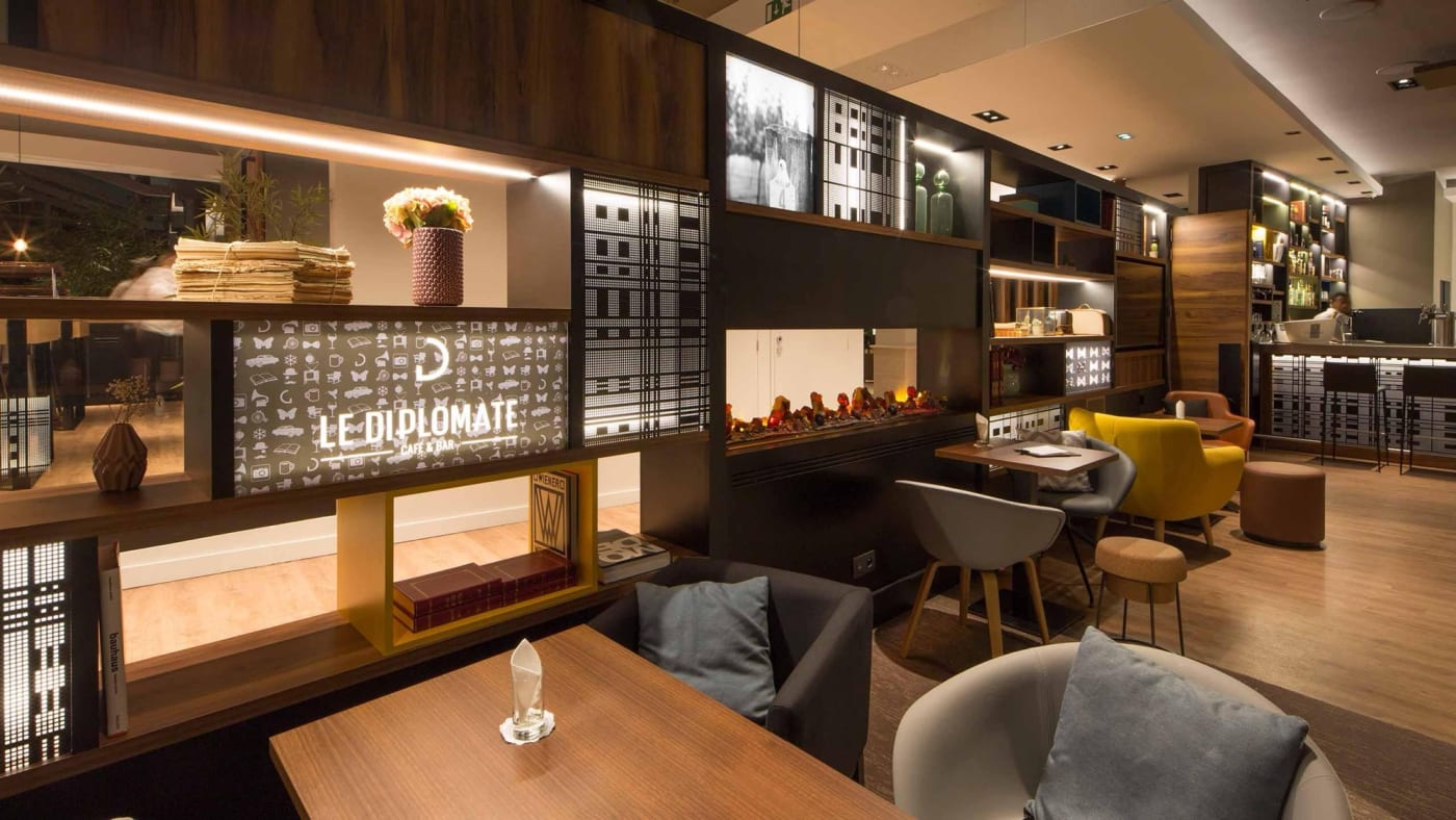 Die Bar Le Diplomate des Hôtel l'Élysée Val d'Europe