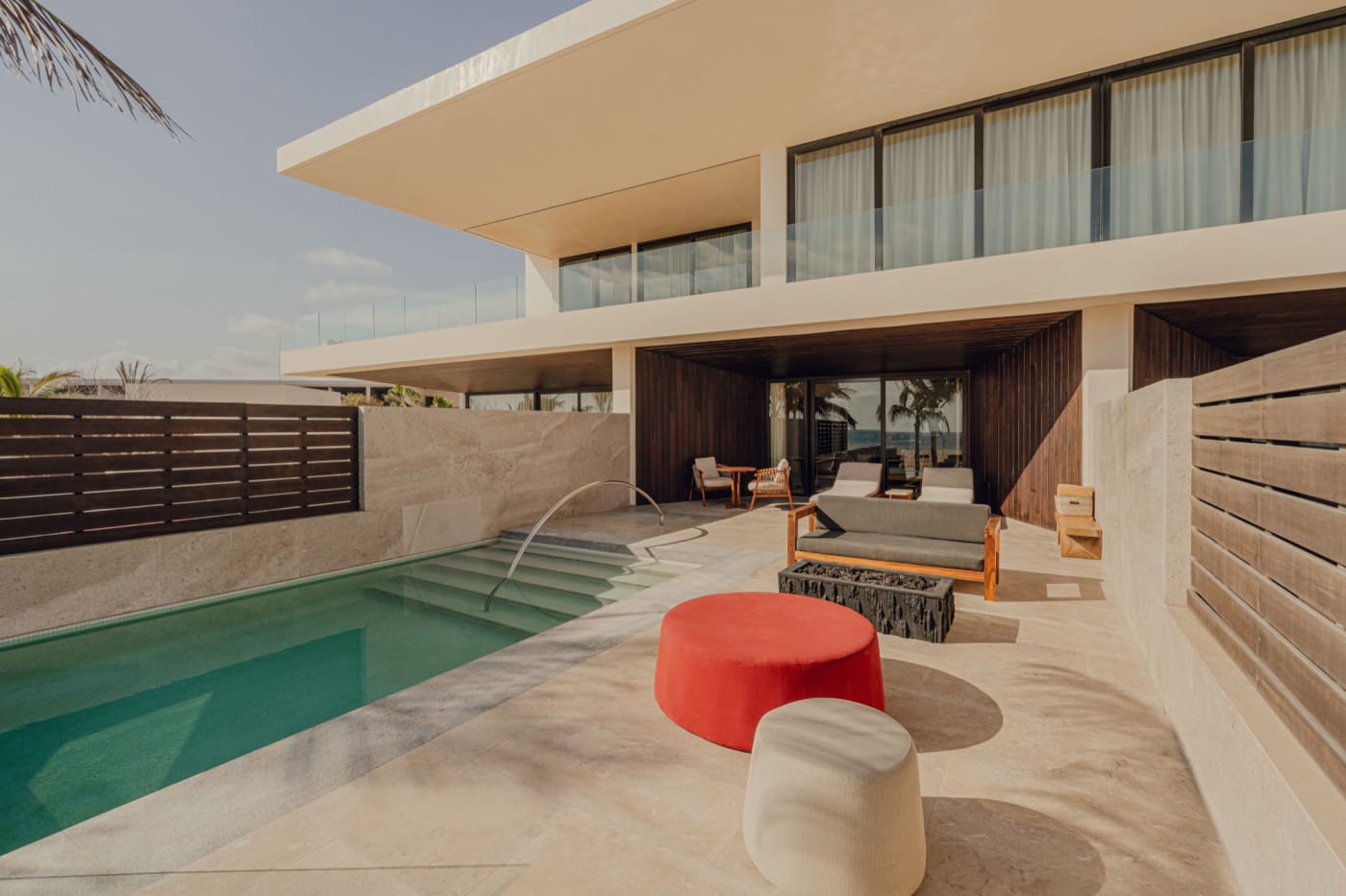 Eine Junior Suite mit Privatpool im Nobu Hotel Los Cabos