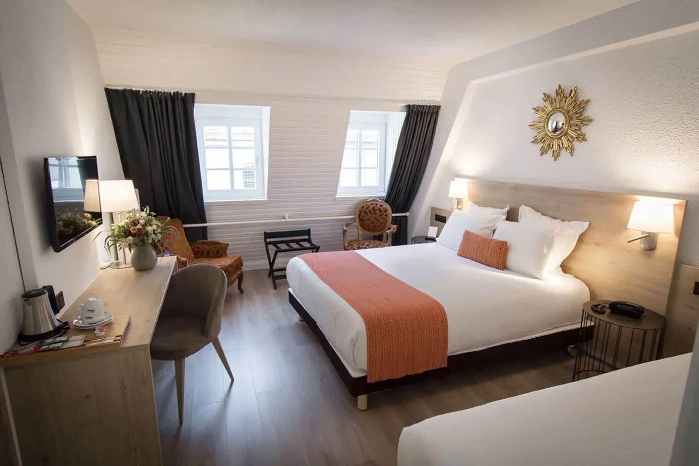 Ein Dreibettzimmer unter dem Dach des Hôtel Rohan