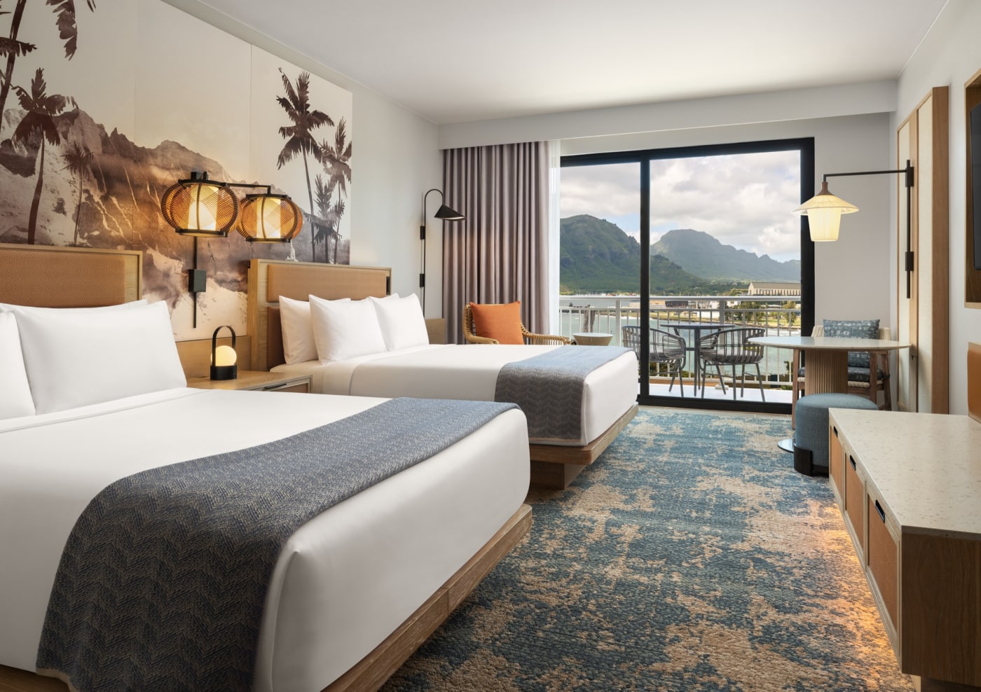 Ein Zimmer mit Meerblick und Lanai im Hale Hōkūala Kauaʻi