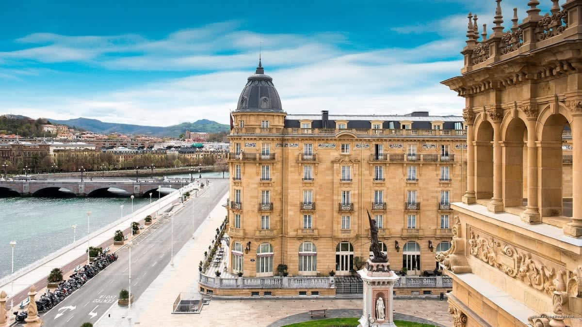 L'Hotel Maria Cristina, palace Belle Époque au bord de l'Urumea, à Saint-Sébastien