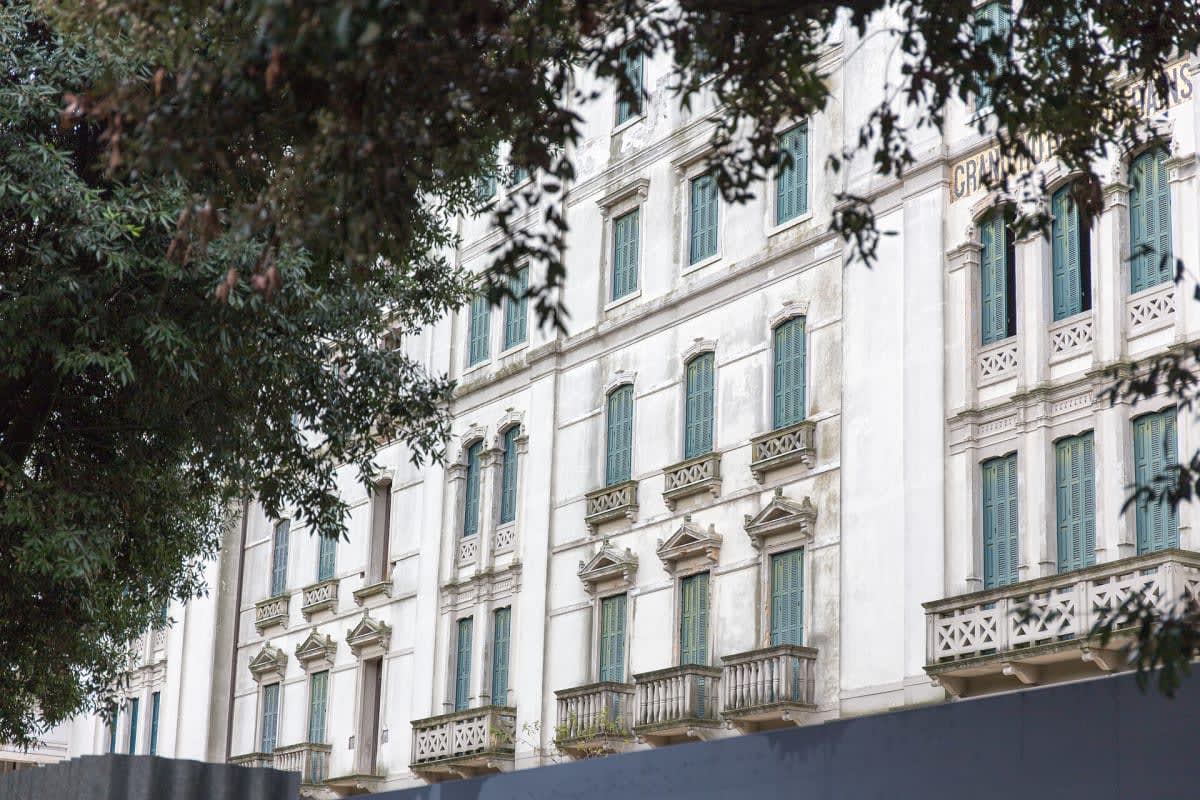 La façade aux volets clos