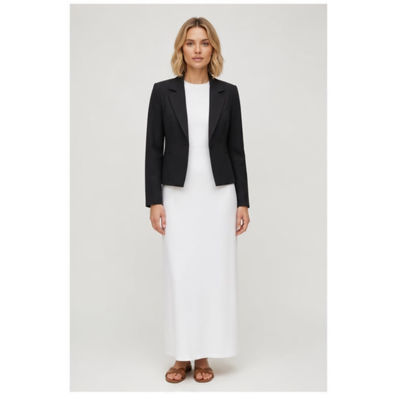Blazer court noir Tsniout — Tissu souple noir, coupe tailleur