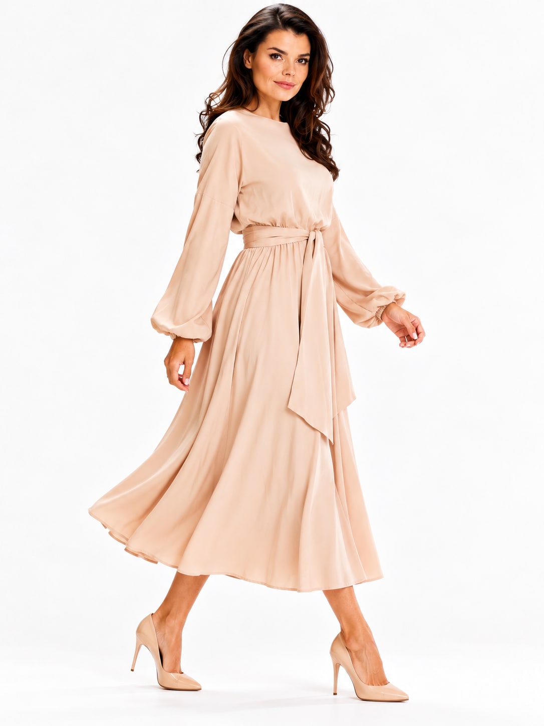 Robe longue fluide à lien beige Tsniout - vue en mouvement