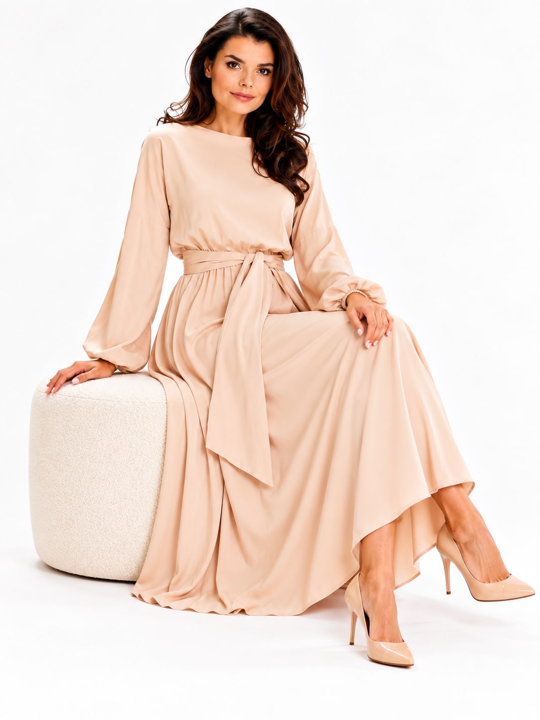Robe longue fluide à lien beige Tsniout - vue assise