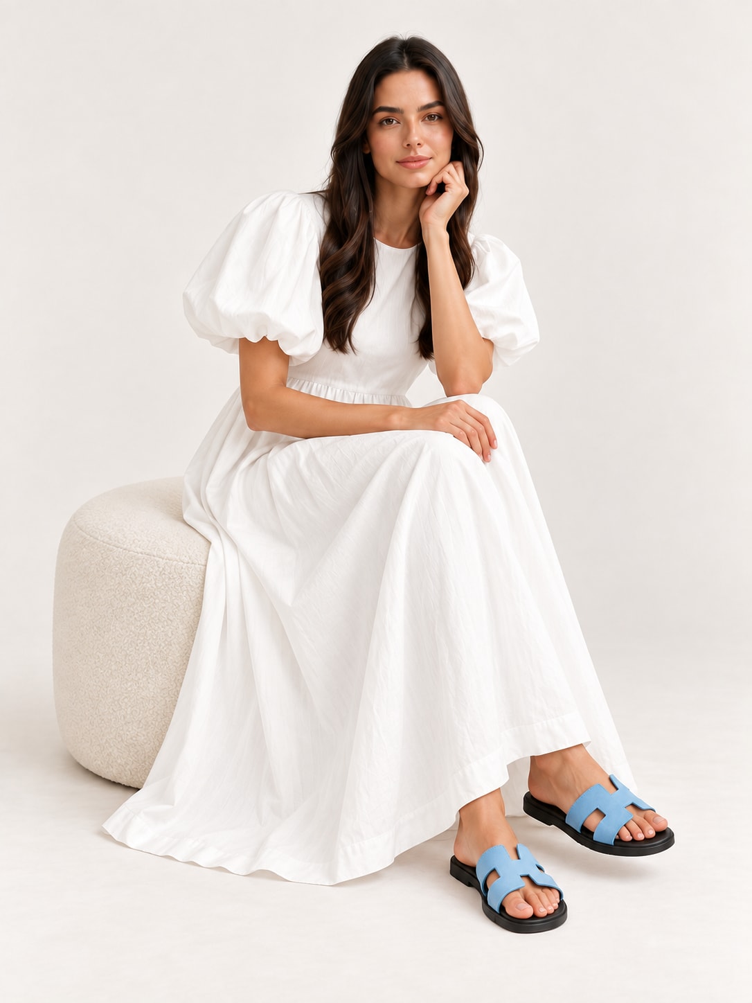 Robe longue blanche manches bouffantes Tsniout - vue assise