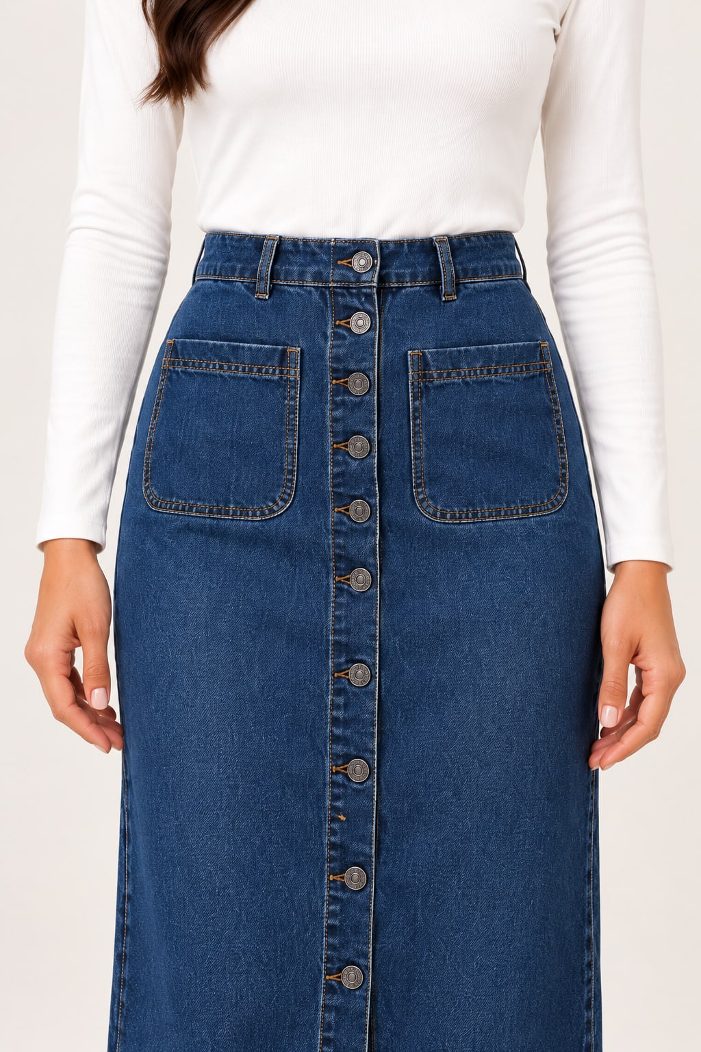 Jupe longue en denim bleu boutonnée — détail du tissu