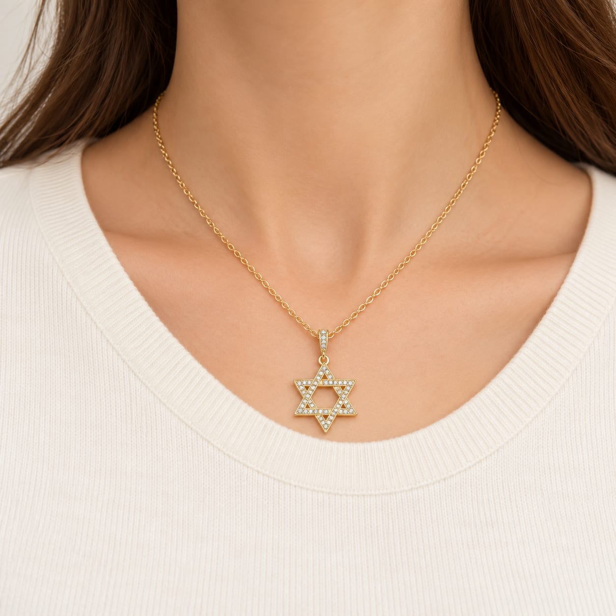 Collier étoile de David pavée — vue portée