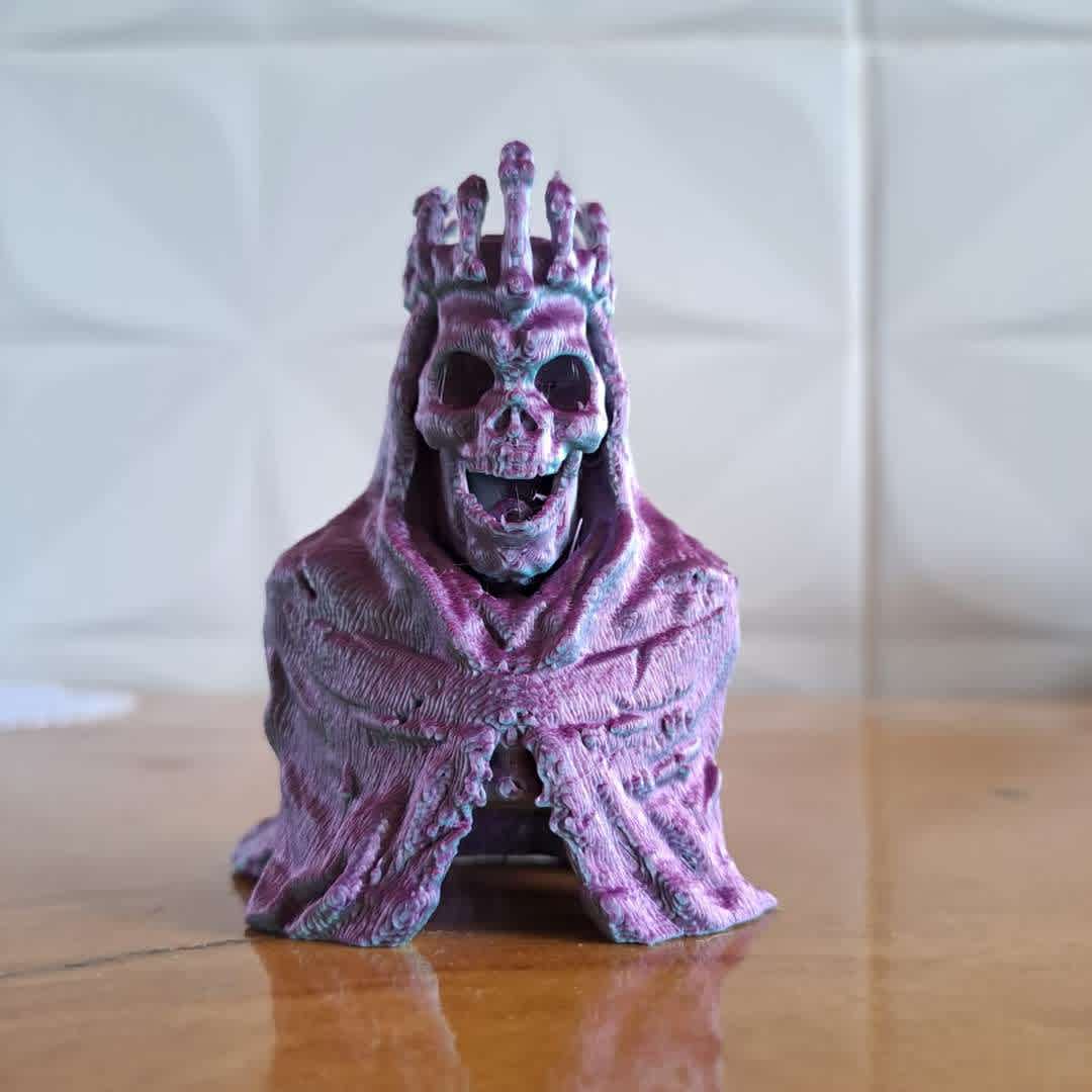 King of the Dead - King of the Dead is a medieval bust.
10 cm suitable for miniatures, which may be smaller for RPG - The best files for 3D printing in the world. Stl models divided into parts to facilitate 3D printing. All kinds of characters, decoration, cosplay, prosthetics, pieces. Quality in 3D printing. Affordable 3D models. Low cost. Collective purchases of 3D files.