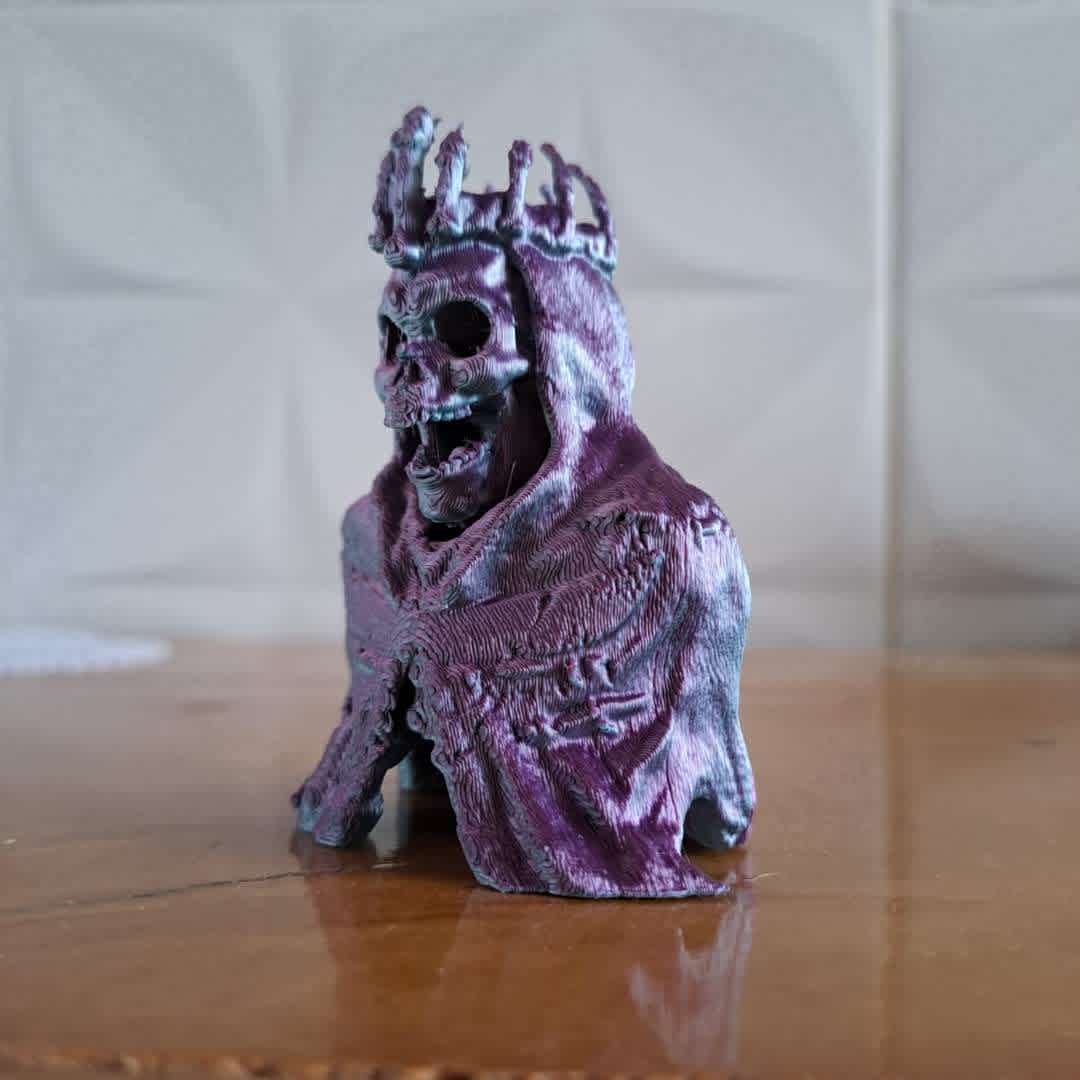 King of the Dead - King of the Dead is a medieval bust.
10 cm suitable for miniatures, which may be smaller for RPG - The best files for 3D printing in the world. Stl models divided into parts to facilitate 3D printing. All kinds of characters, decoration, cosplay, prosthetics, pieces. Quality in 3D printing. Affordable 3D models. Low cost. Collective purchases of 3D files.