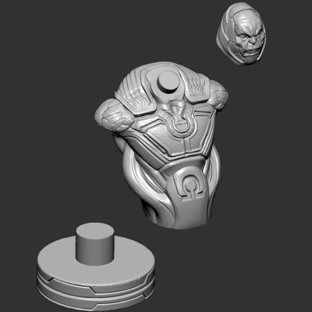 The darkseid bust - This is a darkseid character that I have redesigned. I want the darkseid appearance to look more alien so I make the armor look like an outer space suit with a repetition pattern to make it look more alien - The best files for 3D printing in the world. Stl models divided into parts to facilitate 3D printing. All kinds of characters, decoration, cosplay, prosthetics, pieces. Quality in 3D printing. Affordable 3D models. Low cost. Collective purchases of 3D files.