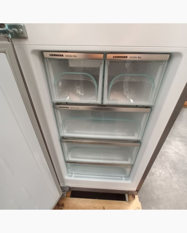 Réfrigérateur Réfrigérateur combiné Liebherr SBNES4285 9