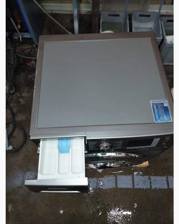 Lave-linge Ouverture frontale Samsung WF70F5E5W4X 3