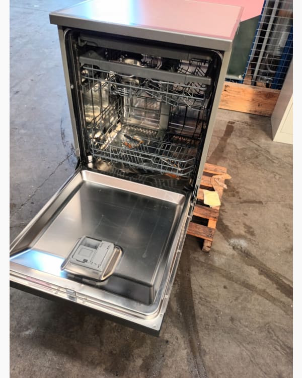 Lave-vaisselle LG DF243FVS 16