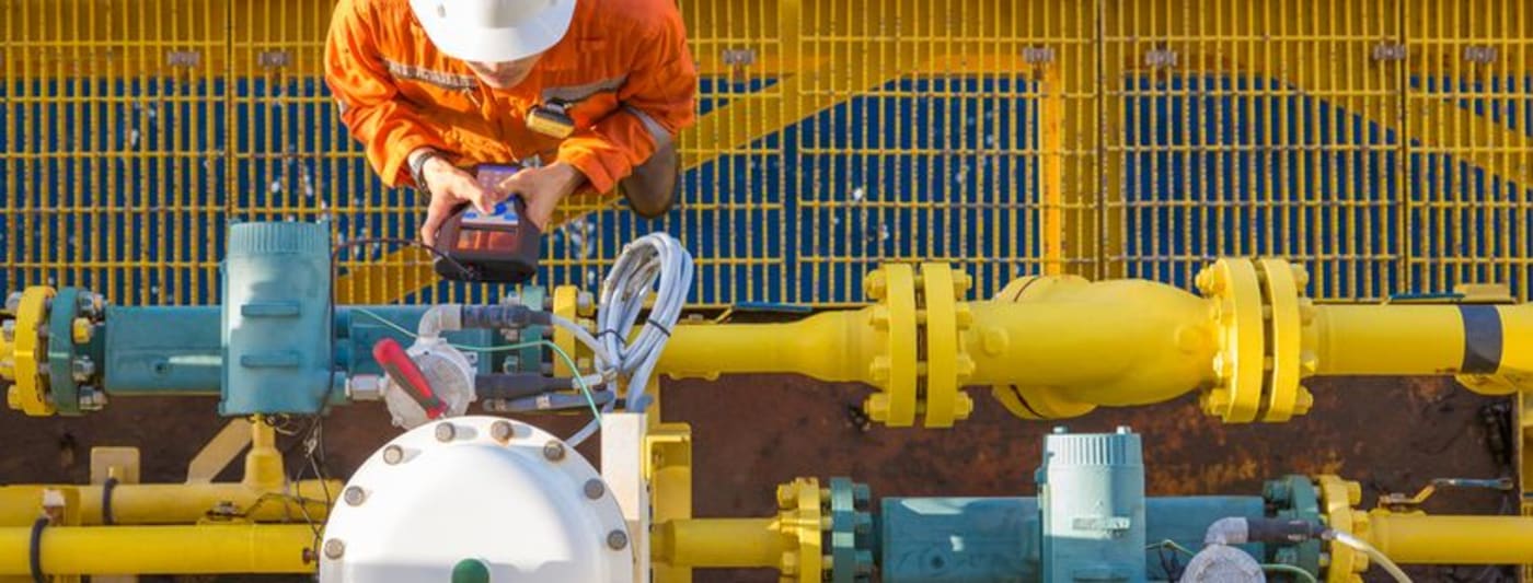 SafetyAtSeaOffshoreOilGas_Shutterstock_636800833 (1).jpg