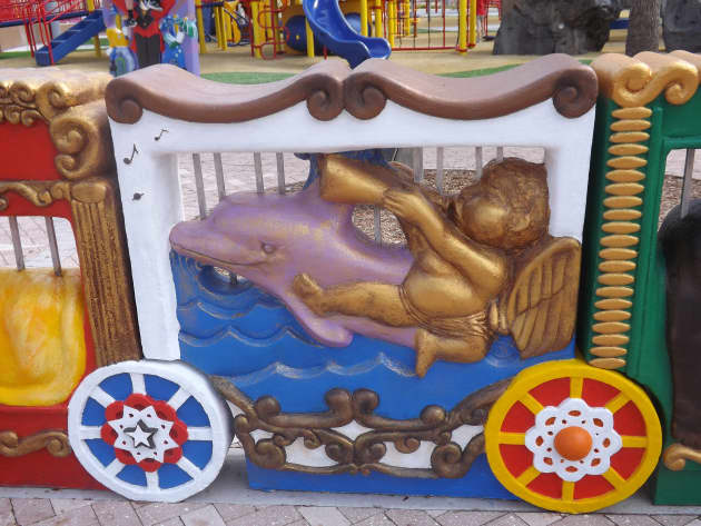 Circus Park, Entryway