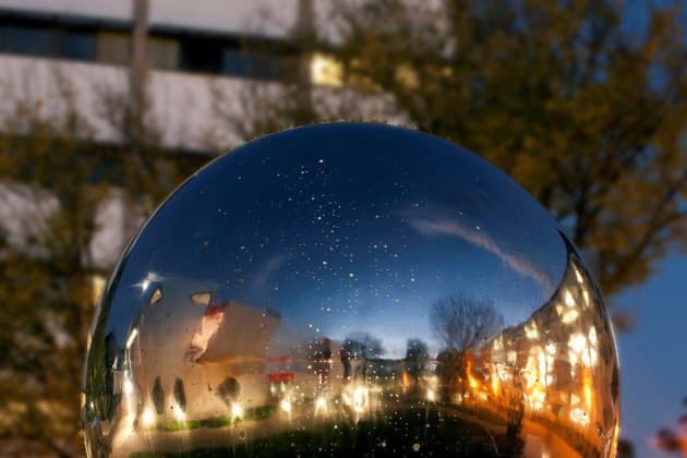 UNA by Wolfgang Buttress