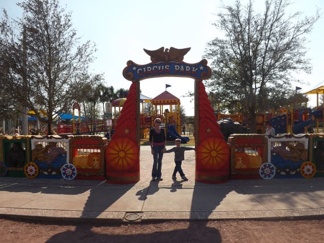 Circus Park, Entryway
