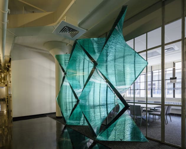 Tectonics of Transparency: The Wall