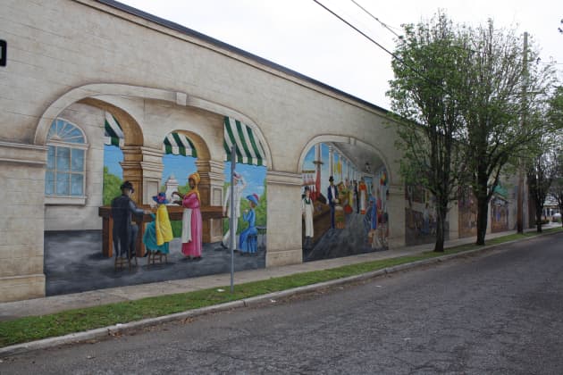 Breaux Mart “Makin’ Groceries” Mural
