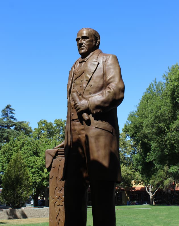 Don Salvio Pacheco Monument