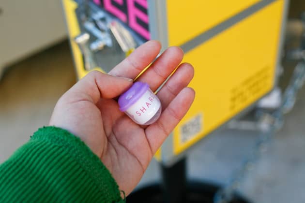 Complimentary: a free compliment vending machine