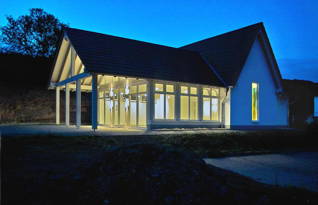 Trauerhalle, Engenhahn, Germany