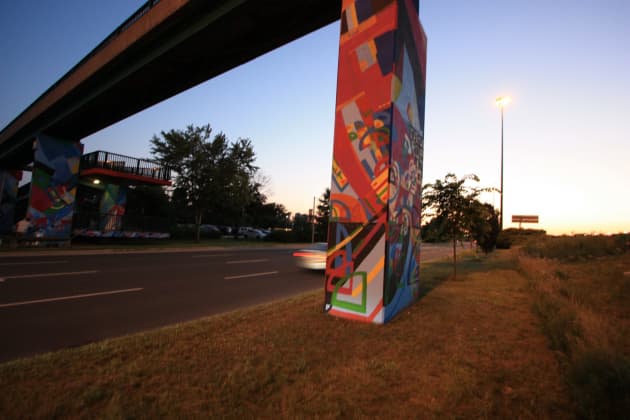 Toronto – Roncesvalles Pedestrian Bridge