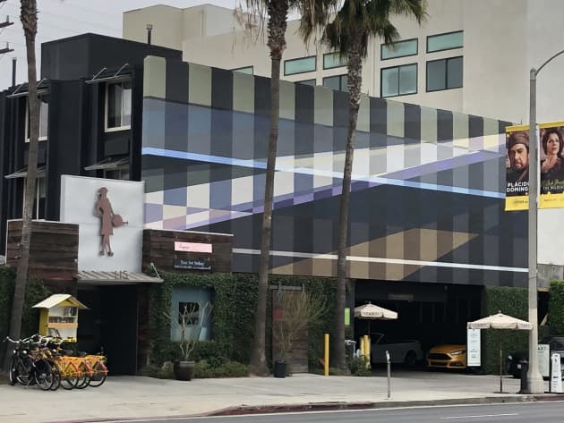2 Murals at Farmer’s Daughter Hotel
