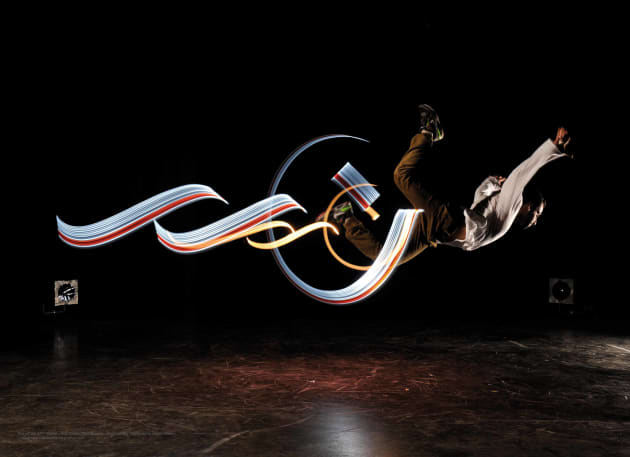Light-calligraphy and Dance