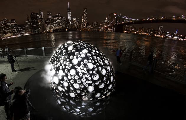 A Comet Lands in Brooklyn (Rosetta)