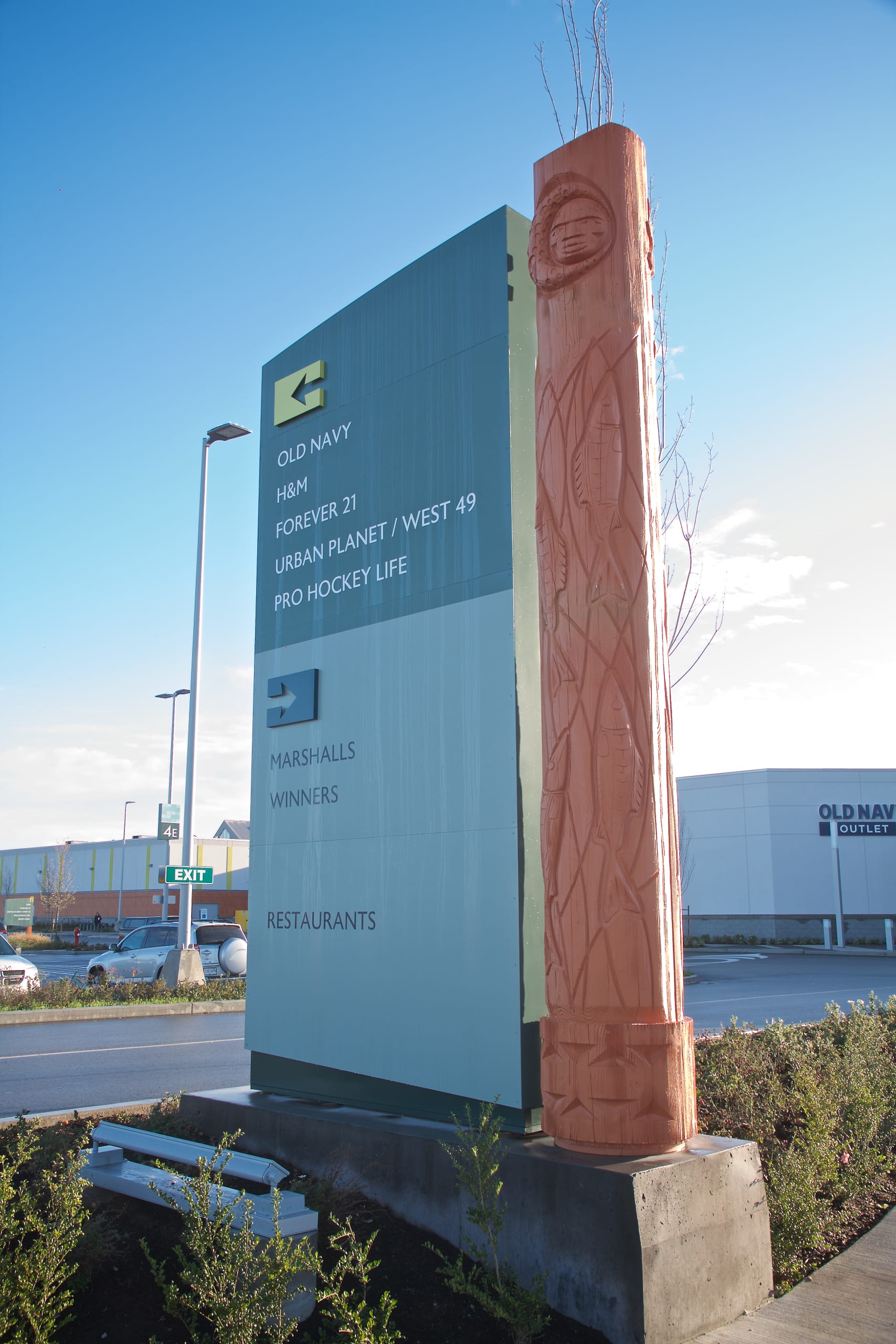 Tsawwassen Mills Icons